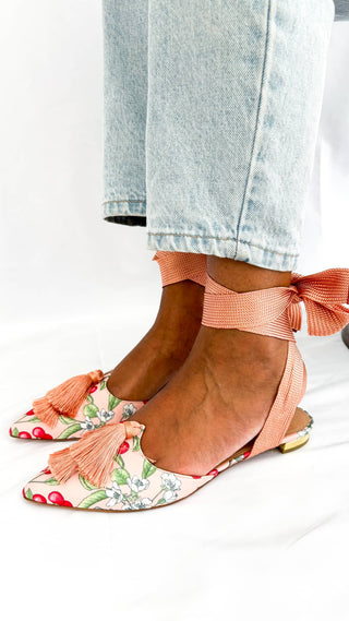 Aquazzura-flat-shoes-with-bow-and-print-Glamorizta