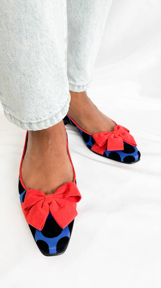 Manolo-Blahnik-Aragon-flat-shoe-blue-black-dots-red-bow-Glamorizta