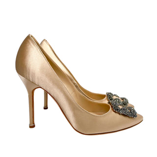 Manolo-Blahnik-Hangisi-champagne-satin-high-heel-Glamorizta