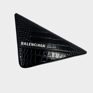Balenciaga-Triangle-Bag-Glamorizta