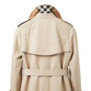 Close-up rear view of the Burberry Hillington beige trench coat showcasing the iconic vintage check pattern undercollar