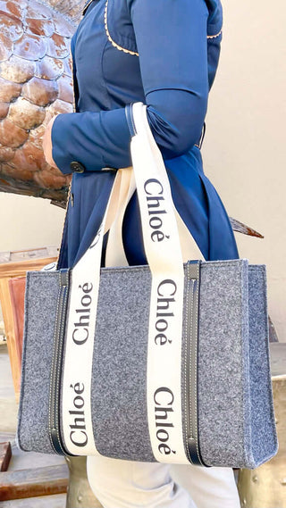 Chloe-Woody-Tote-Bag-grey-with-logo-strap-Glamorizta