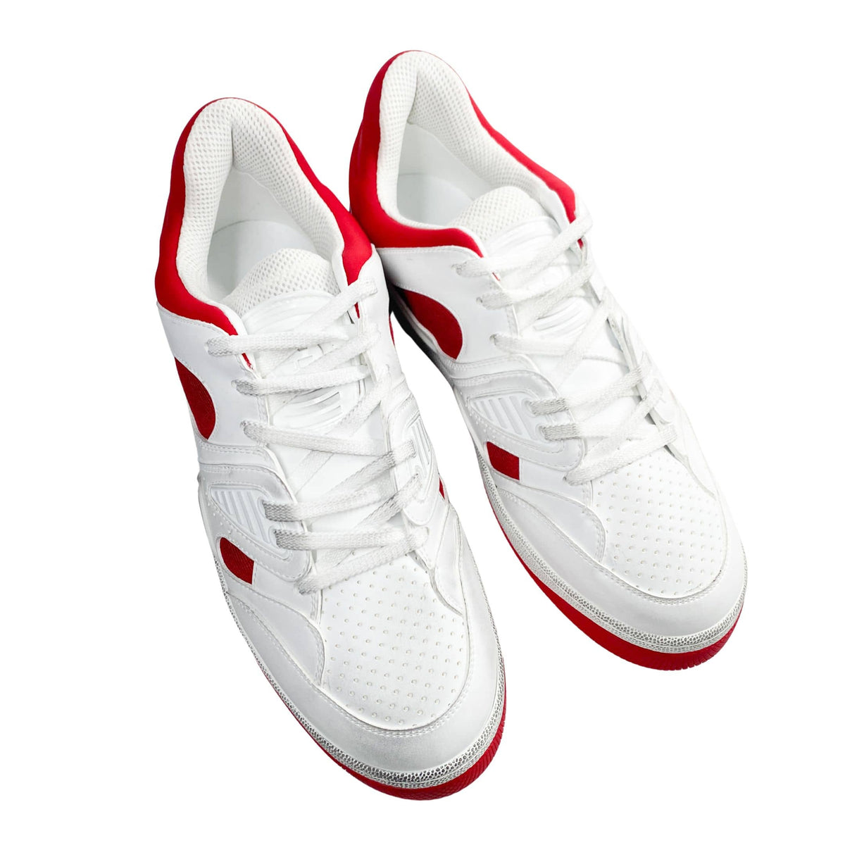 Elevated three-quarter view of Gucci Flashtrek low-top trainers showing white laces and mesh upper.