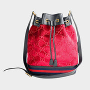 Gucci-Velvet-Bucket-bag-red
