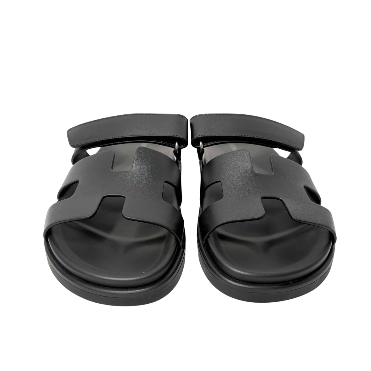 Hermès Chypre Sandals in black leather
