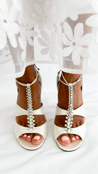 Jimmy-Choo-Wedding-Heels-Woman-Glamorizta