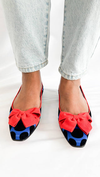Manolo-Blahnik-Aragon-flat-shoe-blue-black-dots-red-bow-Glamorizta