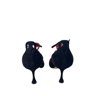 Manolo-Blahnik-Faghira-black-suede-heels-Glamorizta