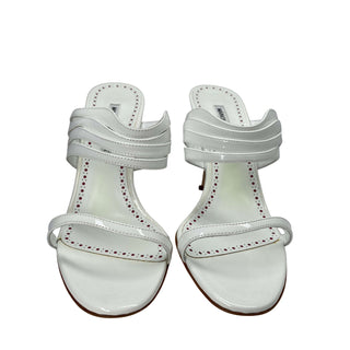 Manolo-Blahnik-white-wedding-sandals-high-heels-Glamorizta