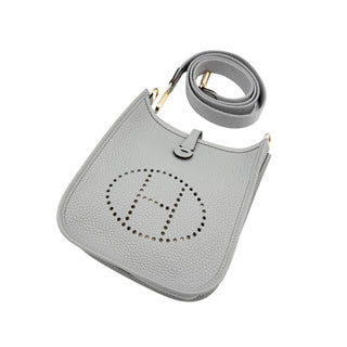 Hermès Evelyne Amazone 16 Gris Patin displaying perforated H logo and leather grain detail