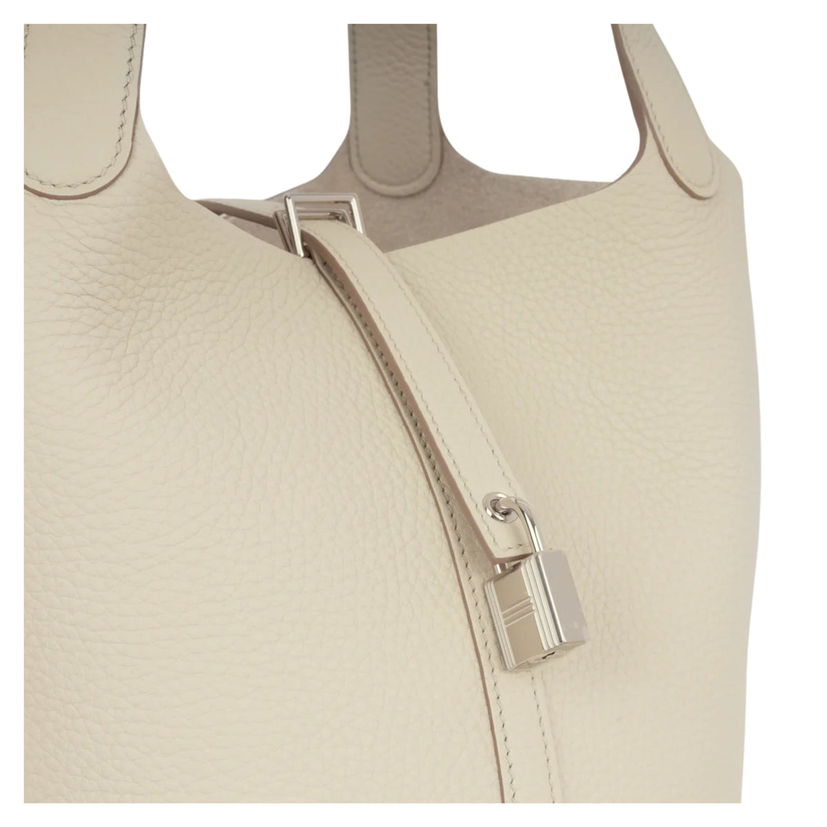 Close-up detail view of palladium padlock closure and leather tab on the Hermès Picotin Lock 22 in Beton grey.